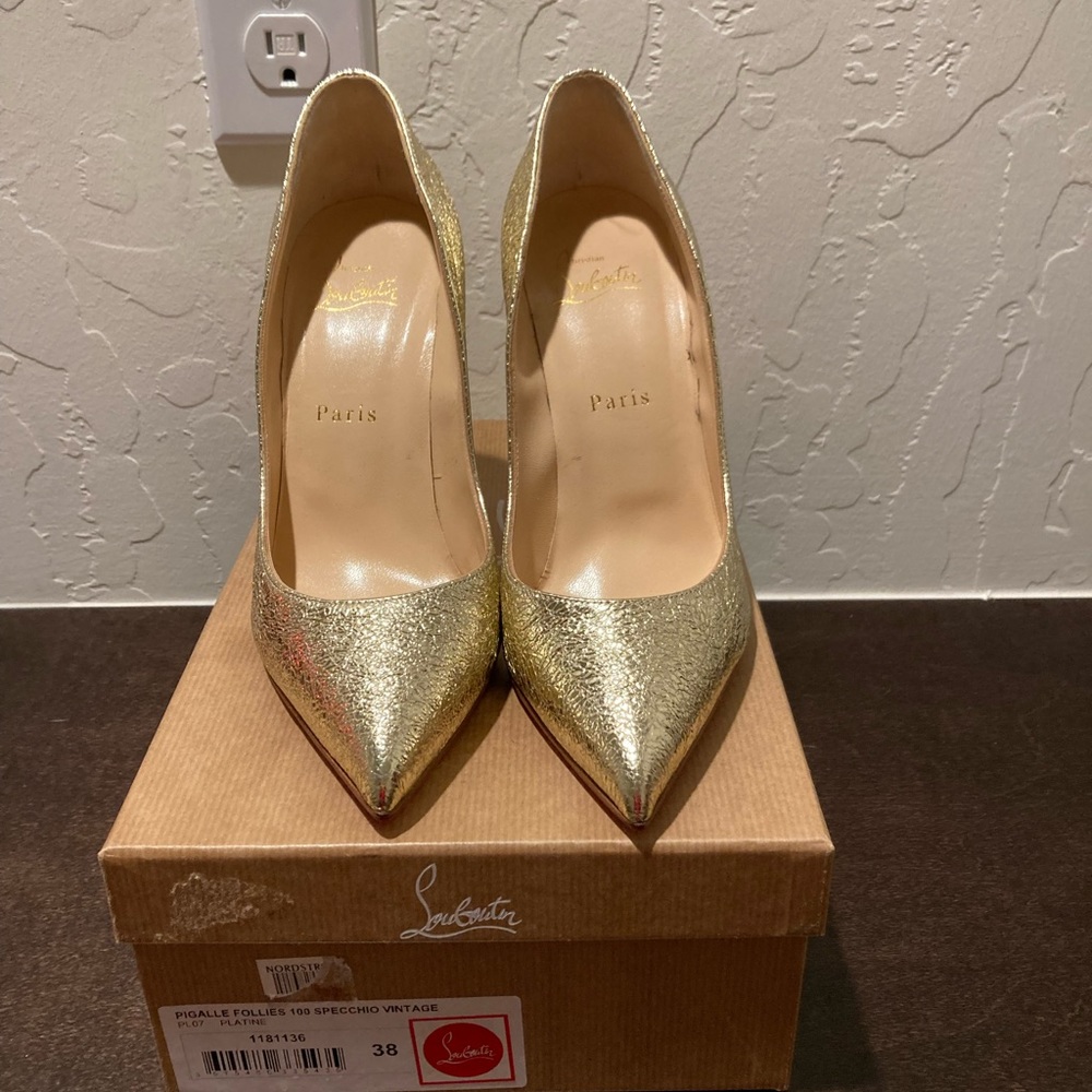 CHRISTIAN LOUBOUTIN